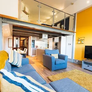  Apartment Lace Market With Three Bedrooms And Free Parking