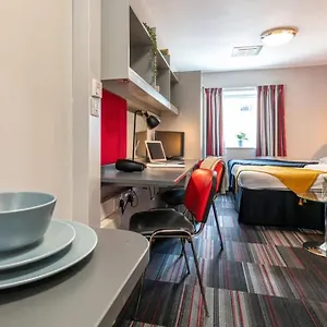  Apartment Student Only Modern At Clarendon Street In